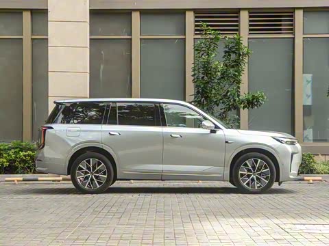 2025�� Ǭ�� UItra 6��