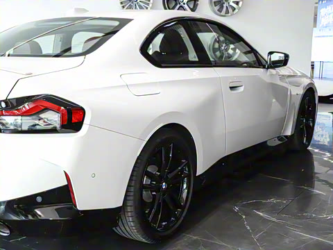 2025�� 225i M�˶���ҹ��װ