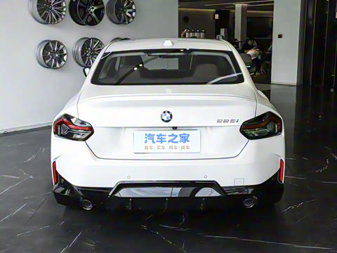 2025�� 225i M�˶���ҹ��װ