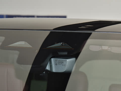 2026�� 3.0 L6 400PS �ڿ���