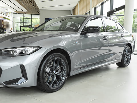 2026�� 330Li M�˶���ҹ��װ