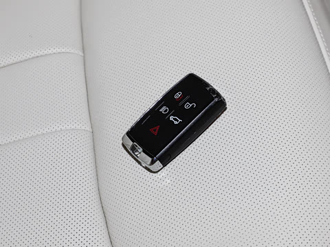 2026�� 3.0 L6 400PS AB�����