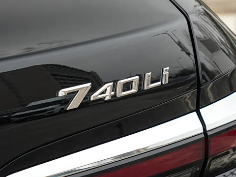 2026�� �Ŀ� 740Li ������ M�˶���װ