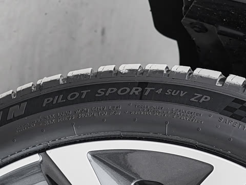 2026�� �Ŀ� xDrive 40Li M�˶���ҹ��װ