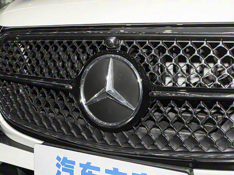 2025�� �Ŀ� E 260 �˶���