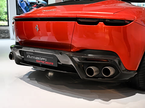 2026�� 3.9T V8 Spider
