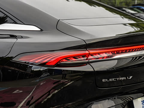 2025�� ������