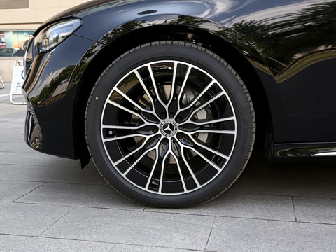 2026�� �Ŀ� E 300 L �����