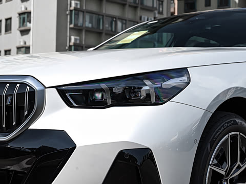 2026�� eDrive 40L M�˶���װ