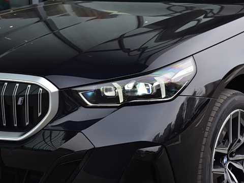 2026�� �Ŀ� eDrive 35L M�˶���װ