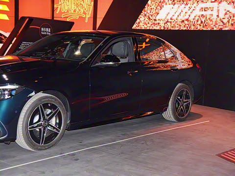 2026�� C 260 L �ҹ�˶���