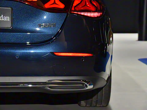 2026�� E 300 L ������