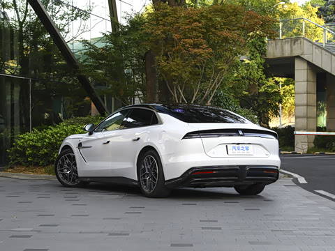 2025�� PHEV ����������