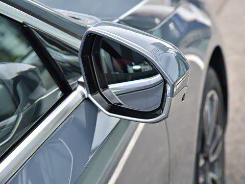 2026�� 530Li ������ M�˶���װ