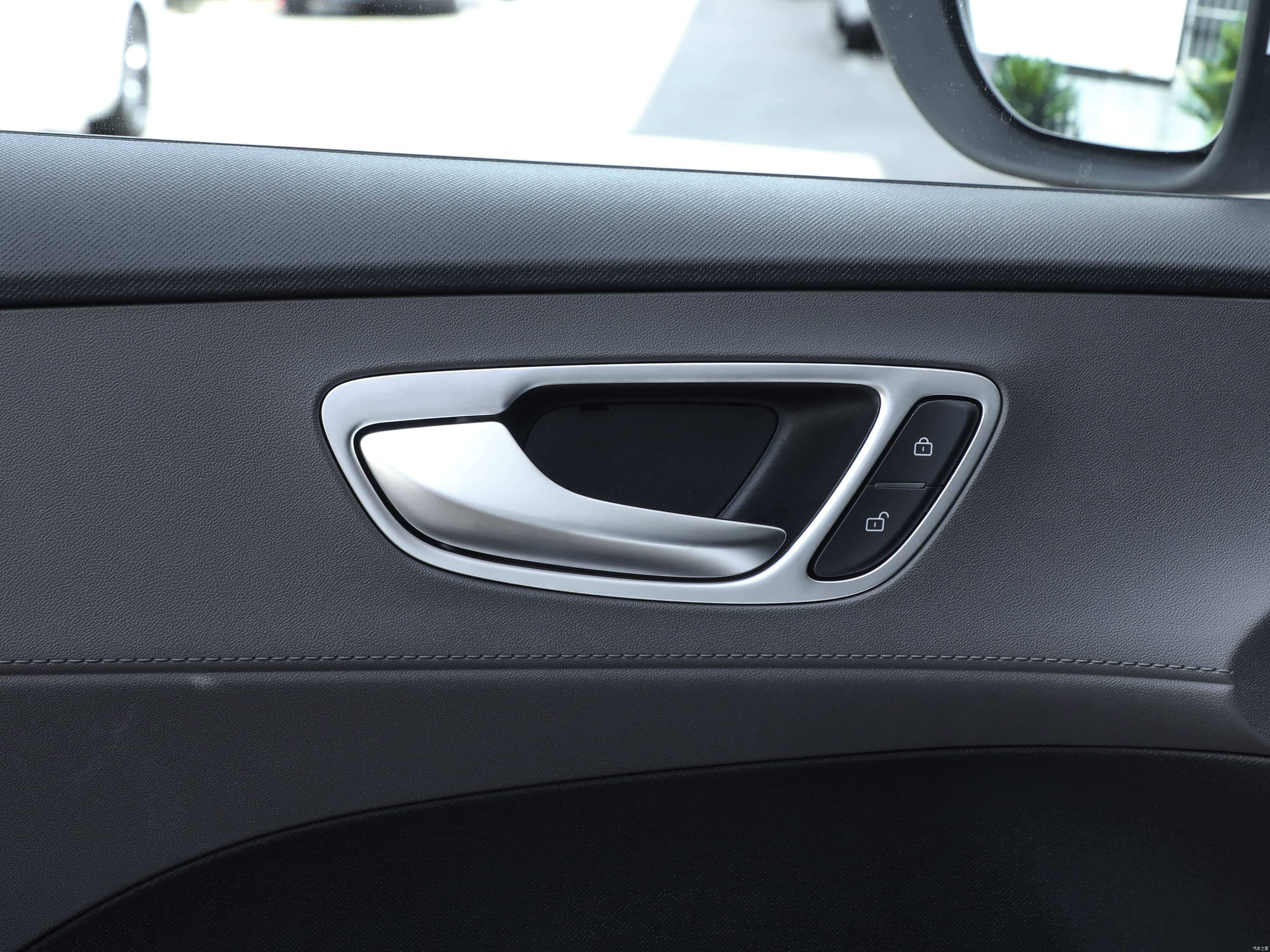 Roewe E6, миниатюра 23