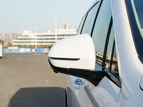 2026 DM-i 1.5T 218KM Խ