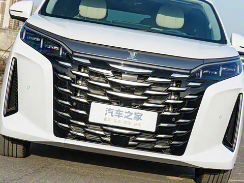 2026 DM-i 1.5T 218KM Խ