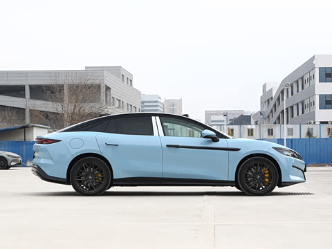 2025�� EV 701KM�����״��콢��