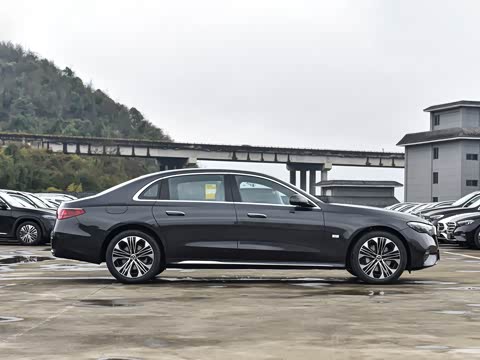 2026�� E 300 L ������