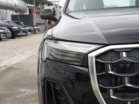 2026�� 45 TFSI quattro S line�˶���