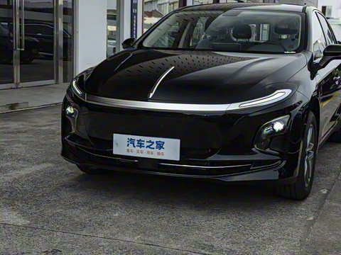 2025�� 610km PLUS