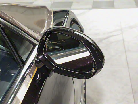 2024�� 4.0T V8��