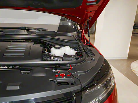 2025�� 400PS Dynamic HSE