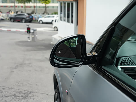 2025�� xDrive 30Li ������M�˶���ҹ��װ