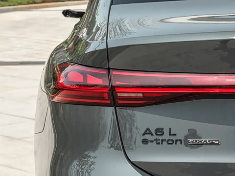 2026�� quattro Ǭ���Ǽݰ�