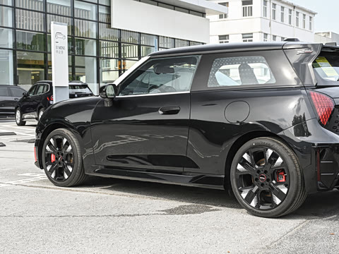 2026�� JOHN COOPER WORKS �ڱ��ر��