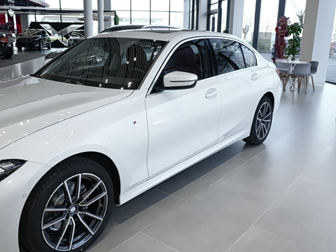 2026�� 325Li M�˶���װ