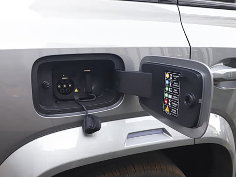 2026�� PLUS 211km XWD ���� 5��