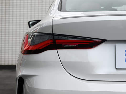 2026�� 430i M�˶���ҹ��װ