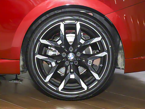 2025�� 225i M�˶���ҹ��װ