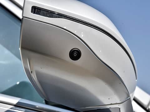 2026�� �Ŀ� eDrive 35L M�˶���װ