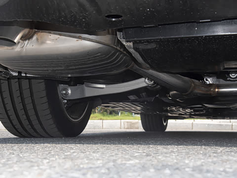 2025�� �Ŀ� C 350 eL