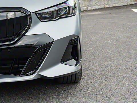 2026�� 530Li ������ M�˶���װ