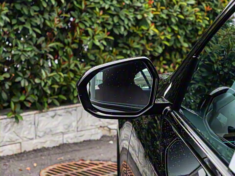 2026�� 530Li ������ M�˶���װ