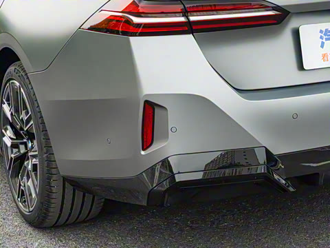 2026�� 530Li ������ M�˶���װ