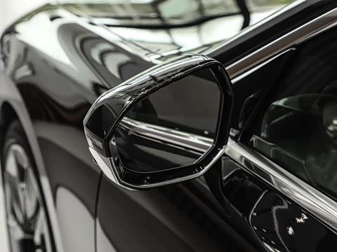 2026�� 740Li ������ ������װ