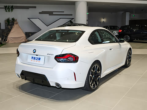 2026�� 225i M�˶���ҹ��װ