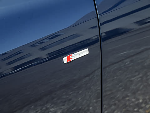 2026�� 2.0T quattro ������	