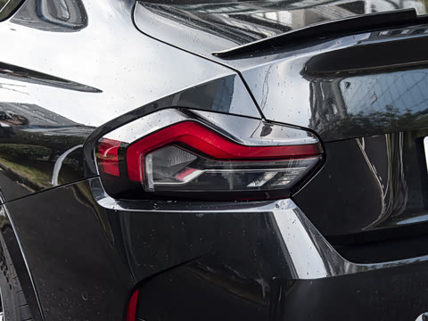 2026�� M240i xDrive