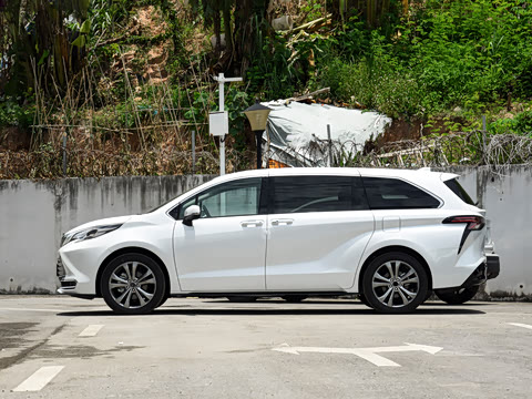 2027�� 2.5L ˫��������������