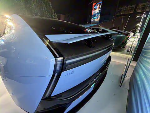 2025�� 750 ���������� Ultra