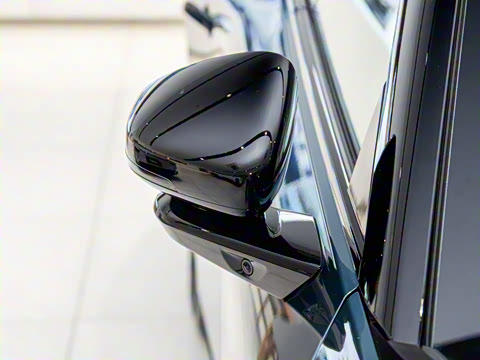 2025�� 702 ������ Ultra