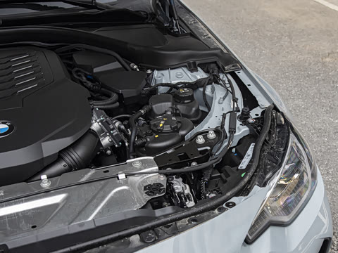 2026�� M240i xDrive