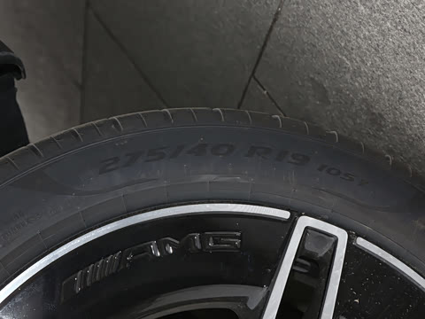 2026�� E 300 L �����˶���