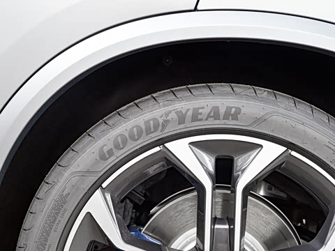 2025�� xDrive 40Li ������M�˶���ҹ��װ