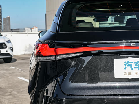 2026�� 300 ����������